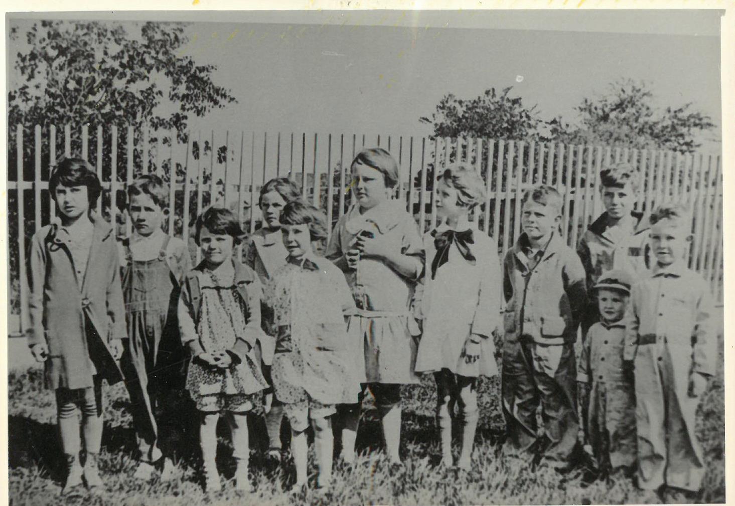 Miss Belle's Class 1926 outside